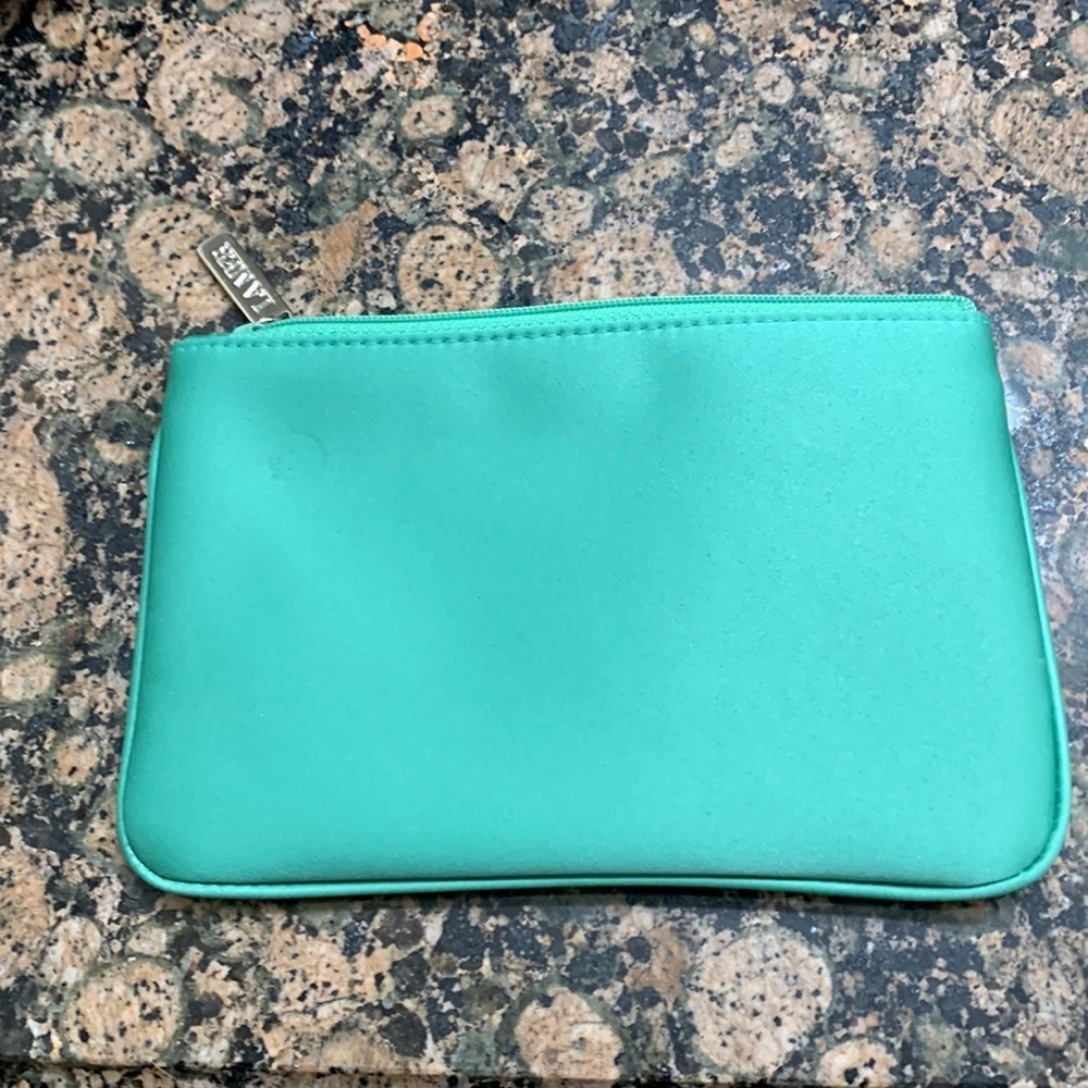 La Mer zippered cosmetic/skincare pouch with Silver La Mer zipper pull NWOT
